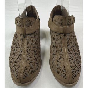 Bella Vita 7M Brown Faux Suede Scotties Perforated Upper Shoes Bootie Western‎